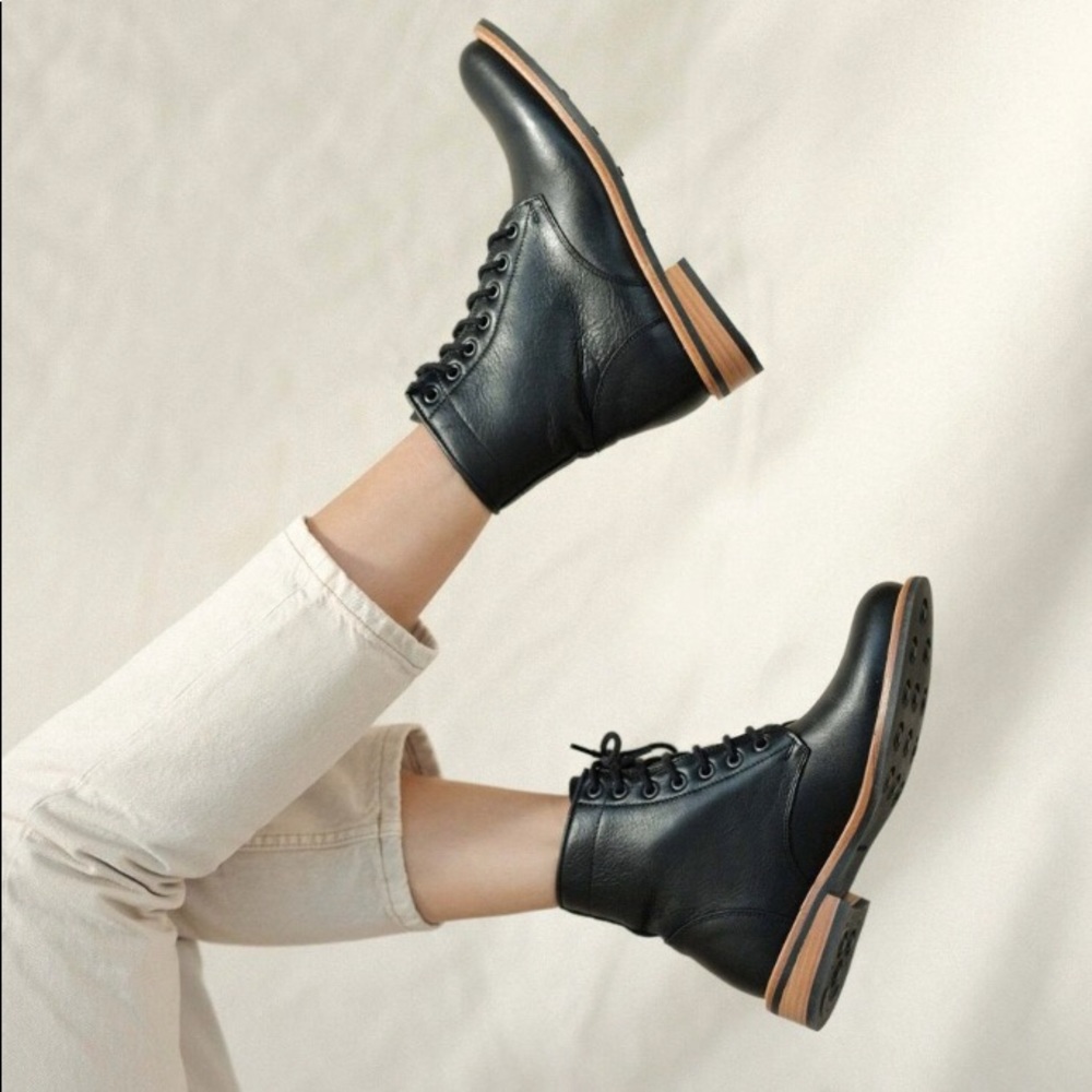 Nisolo Amalia All-Weather Boot in Black 7.5